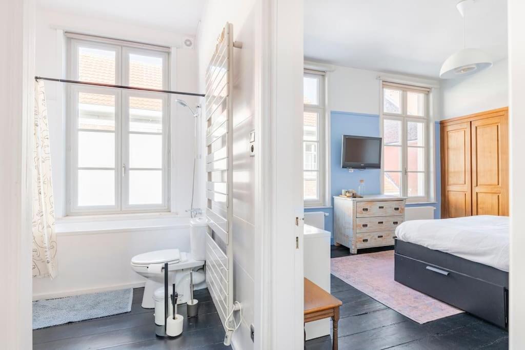 Townhouse Room Heerenhuys Экло Экстерьер фото